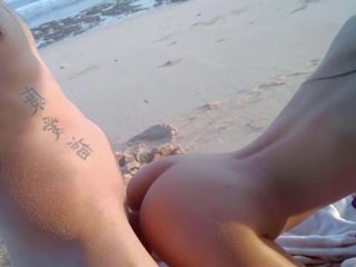 Público praia sexo com maravilhoso asiática divinity em 4k, completo comprimento