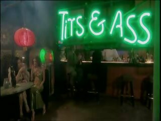 Lesbian bar maids masturbate in bukkake gangbang: free reged film 2f