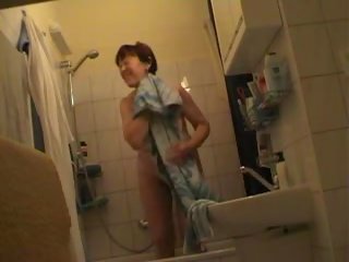 Ceh grown milf jindriska fully nud în baie