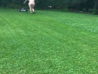Mowing grass naakt: gratis naakt vrouwen in publiek hd porno klem