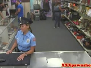 Nyata pawnshop xxx film dengan pantat besar polisi di seragam