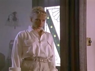 Strapon lesbietiškas scena (1993)