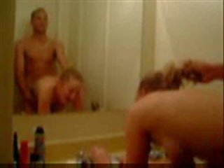 Коледж пара ванна кімната секс фільм відео