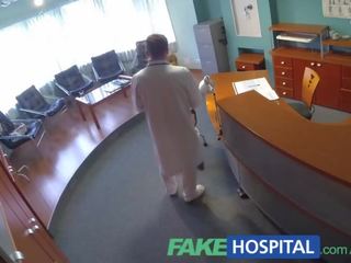 Fakehospital phụ nữ hút manhood đến tiết kiệm trên y khoa hóa đơn