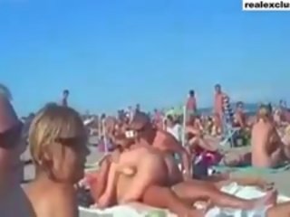 Publiek naakt strand swinger x nominale film in zomer 2015