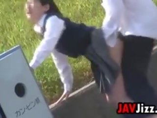 Japonesa colegialas follando en público
