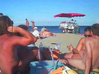 Milf colpi suo beau su nuda spiaggia da guardoni