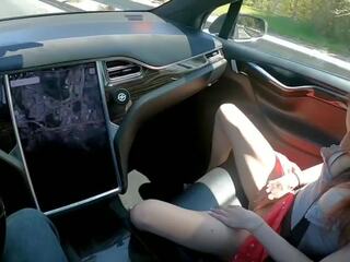 Tinder petsa cums sa ako sa a tesla sa autopilot